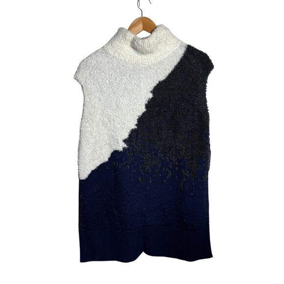 Lululemon Ombre Knit Textured Poncho
Bon /Mineral Blue/Graphite Grey Size 2 - Picture 2 of 4